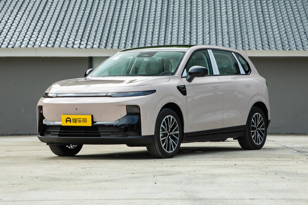 Leapmotor B10