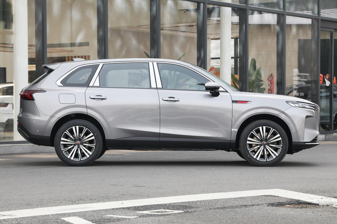 Hongqi HS6 PHEV 2026, фото 8