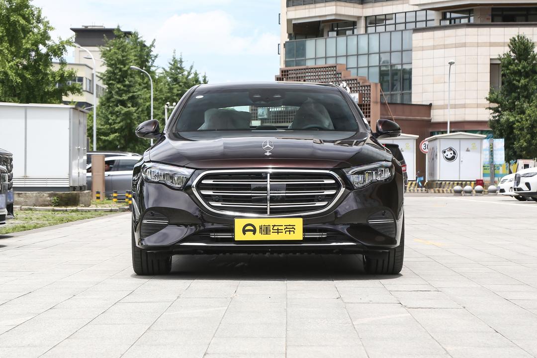 Mercedes-Benz E-Class 2026, фото 2