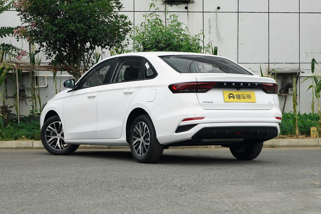 Geely Emgrand 2026, фото 5
