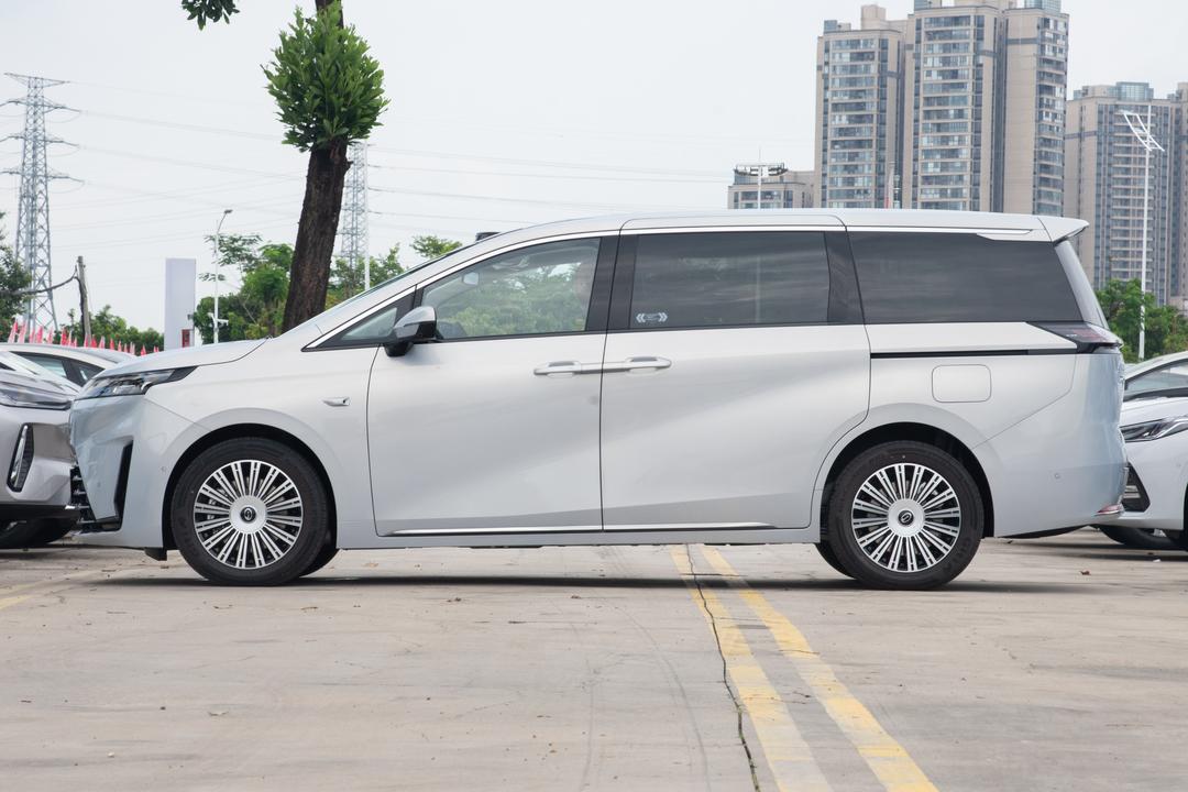 GAC E8 PHEV 2026, фото 4