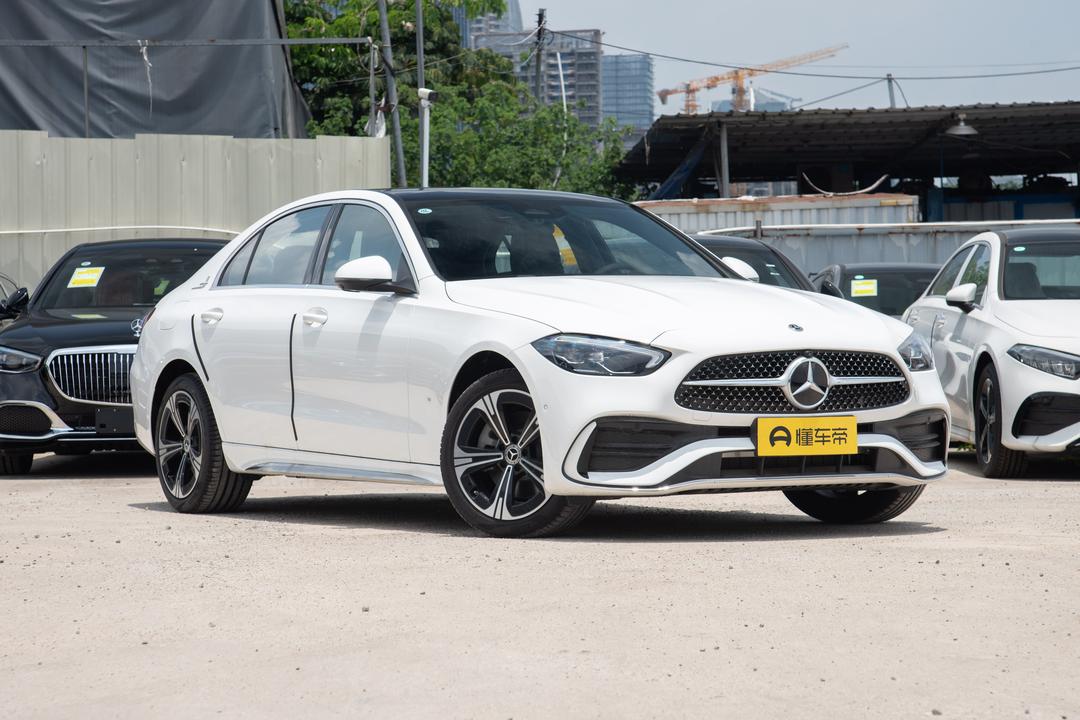 Mercedes-Benz C-Class 2026, фото 3