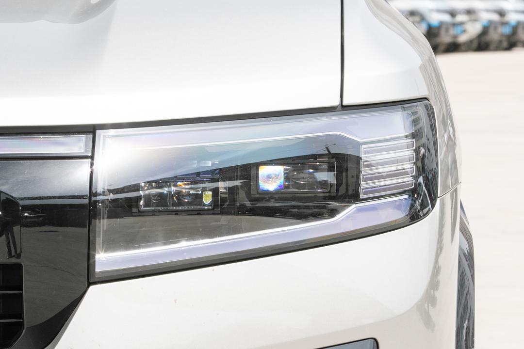 BYD Fangchengbao Leopard 8 2026, фото 11