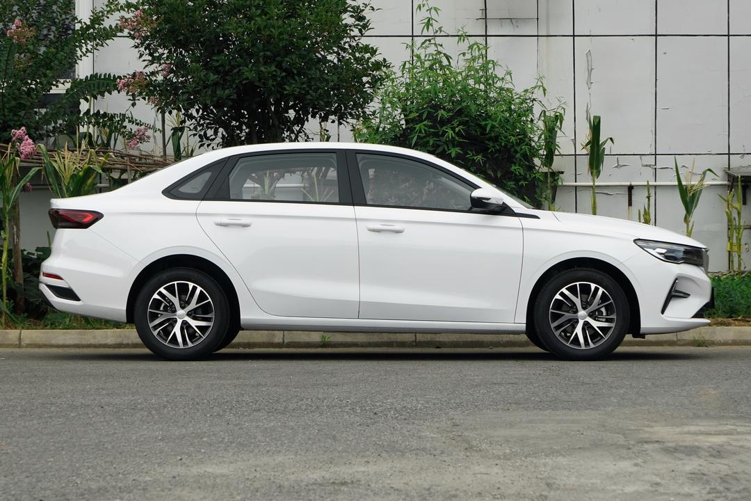 Geely Emgrand 2026, фото 8