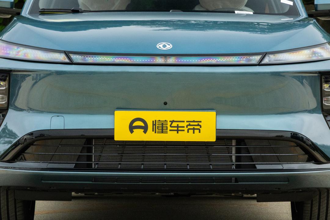 Dongfeng L8 PHEV 2026, фото 10
