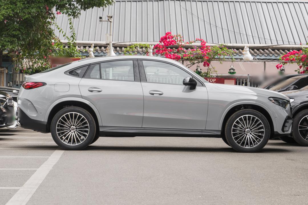 Mercedes-Benz GLC Coupe 2026, фото 8