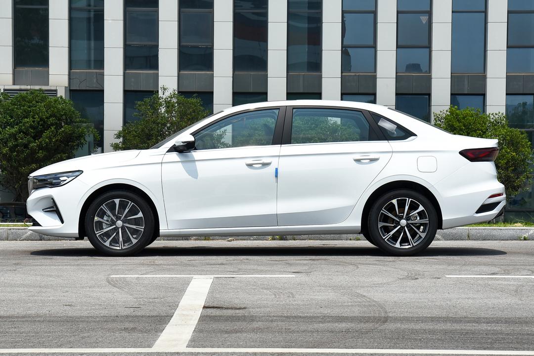 Geely Emgrand 2026, фото 4