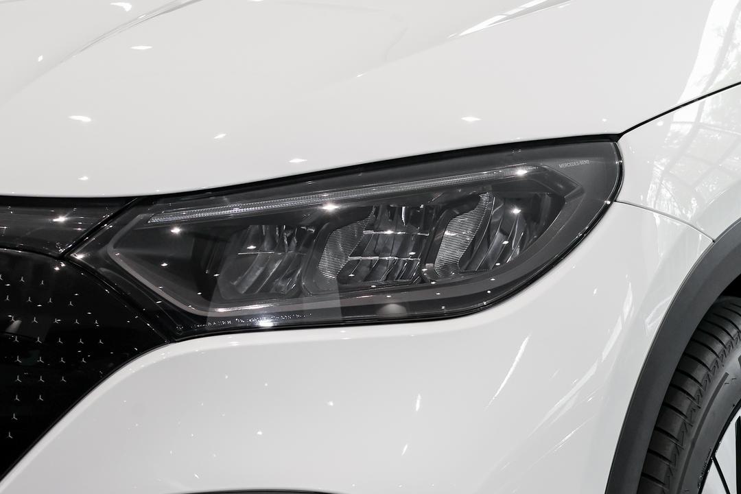 Mercedes-Benz EQE SUV 2026, фото 13