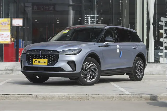 Lincoln Corsair 2026 — купить из Китая под заказ