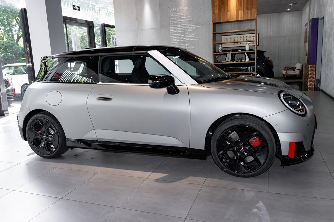MINI JCW EV 2026, фото 8
