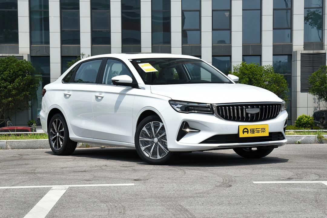 Geely Emgrand 2026, фото 3