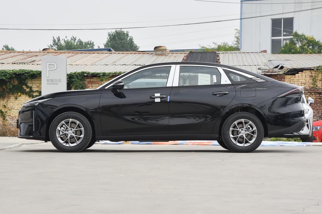 Geely L6 2026, фото 4