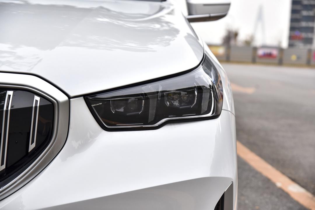 BMW 5 Series 2026, фото 10