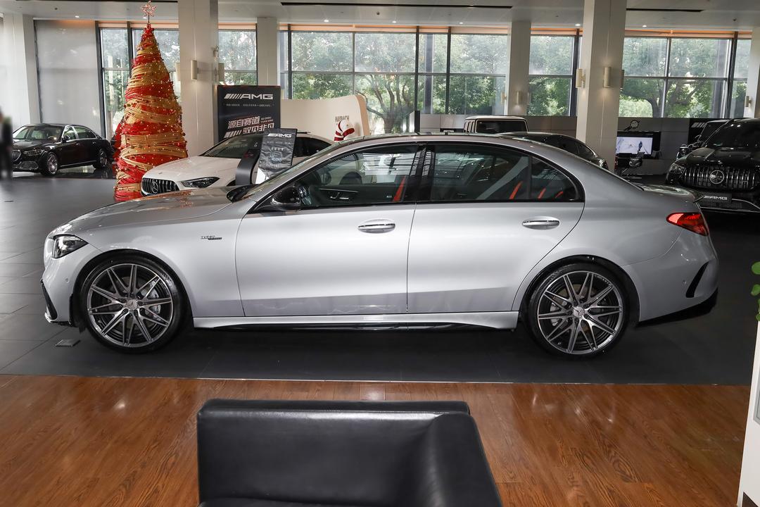 Mercedes-Benz C-Class AMG 2026, фото 4