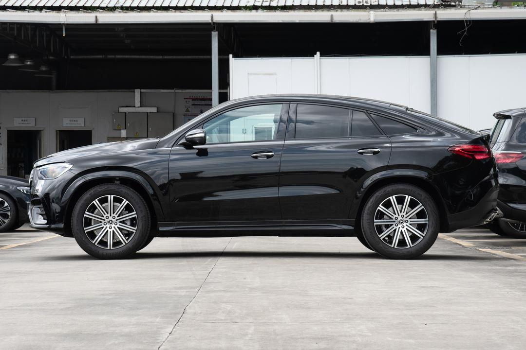 Mercedes-Benz GLE Coupe 2026, фото 4