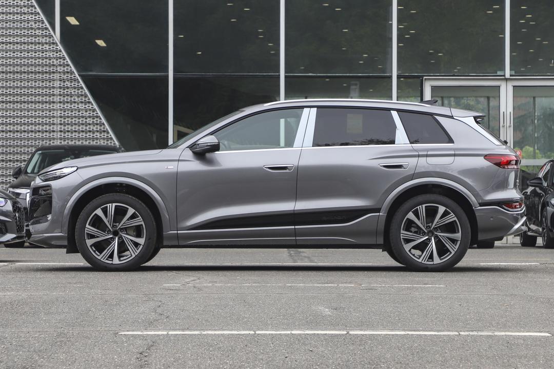 Audi Q6L e-tron 2026, фото 4