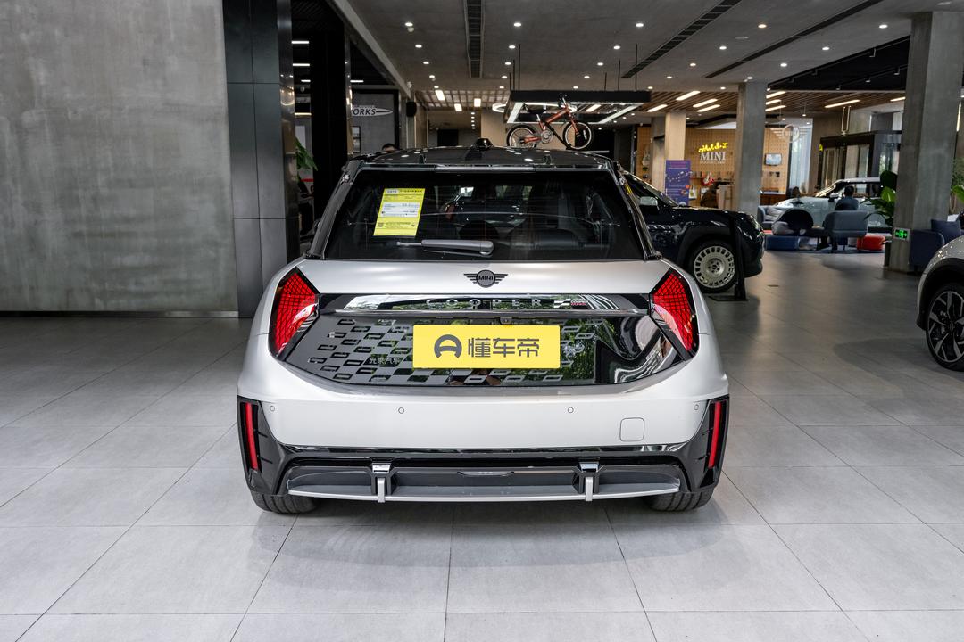 MINI JCW EV 2026, фото 6
