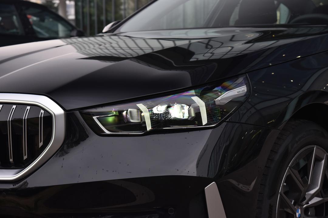 BMW 5 Series 2026, фото 14