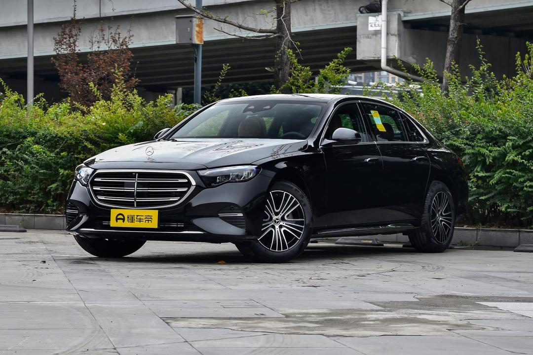 Mercedes-Benz E-Class 2026, фото 1