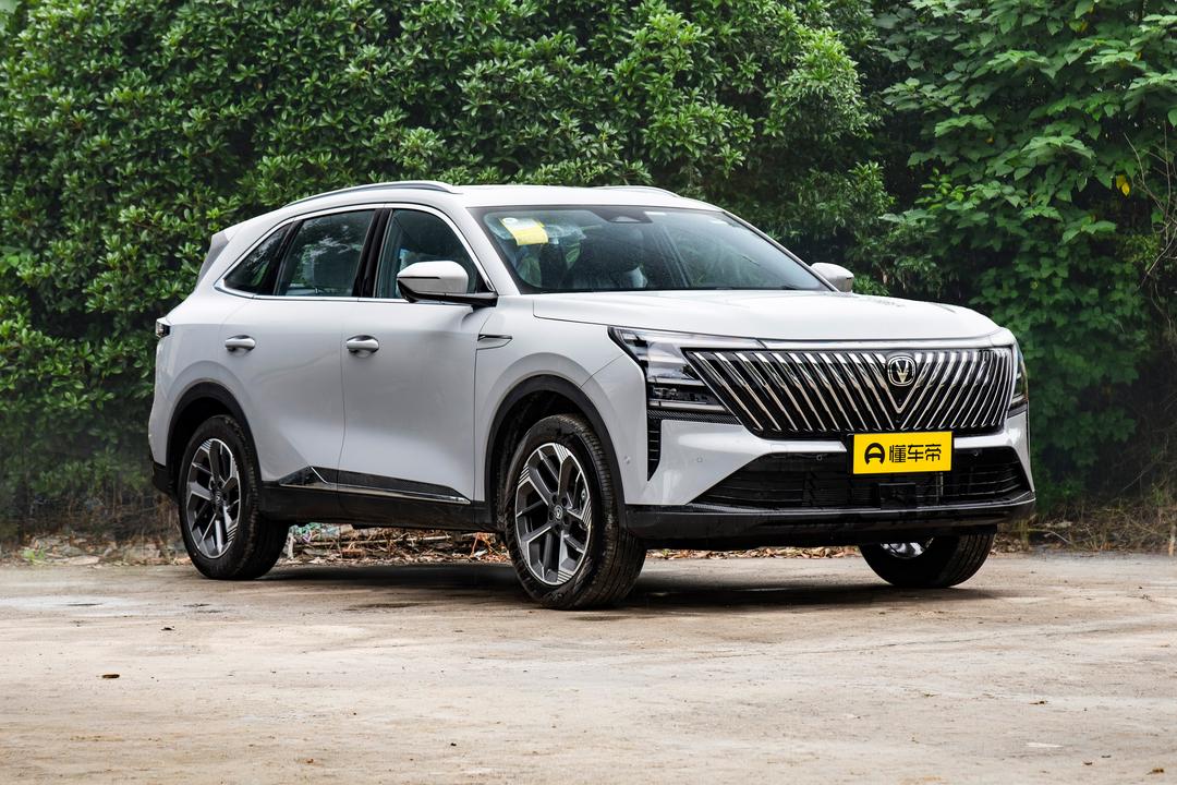 Changan CS75 PLUS 2026, фото 3