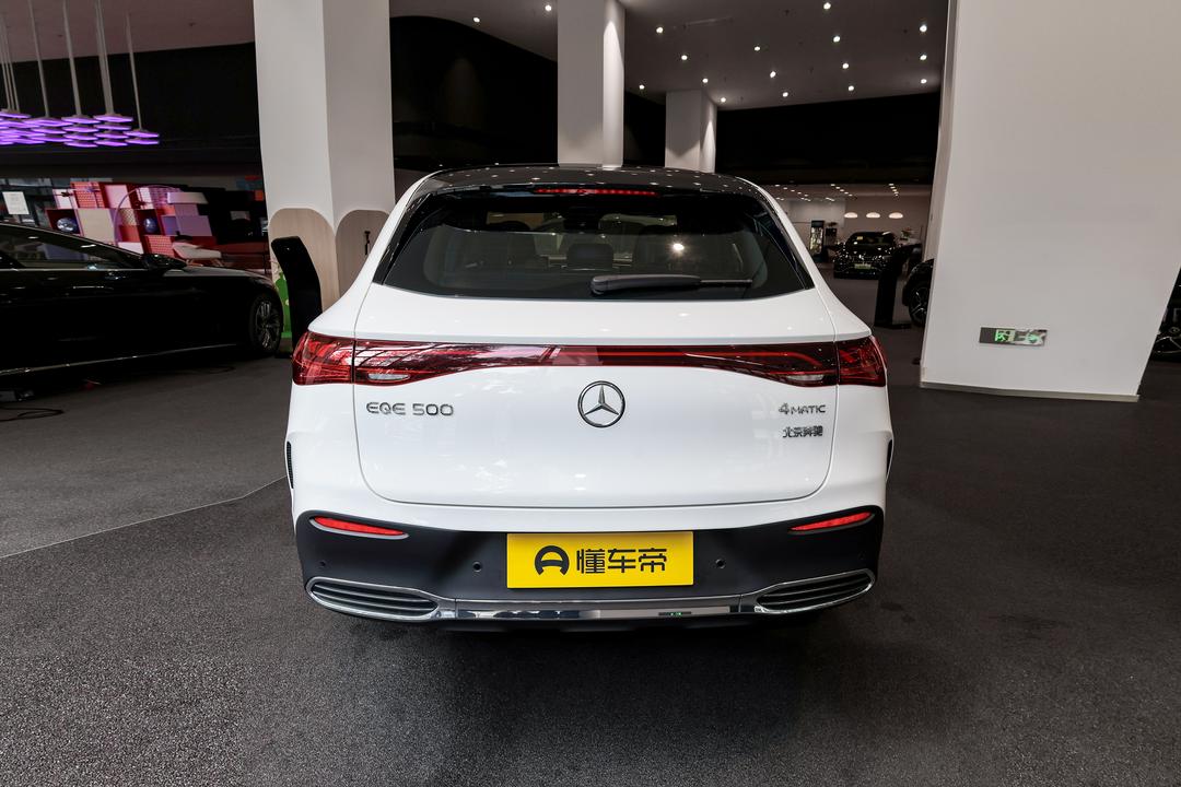 Mercedes-Benz EQE SUV 2026, фото 6