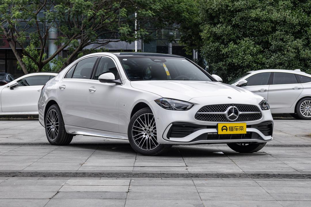 Mercedes-Benz C-Class 2026, фото 3