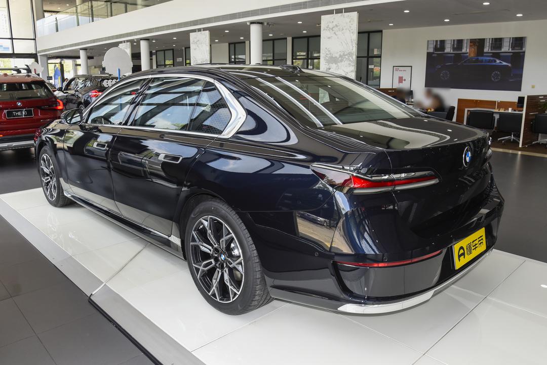 BMW 7-Series 2026, фото 4