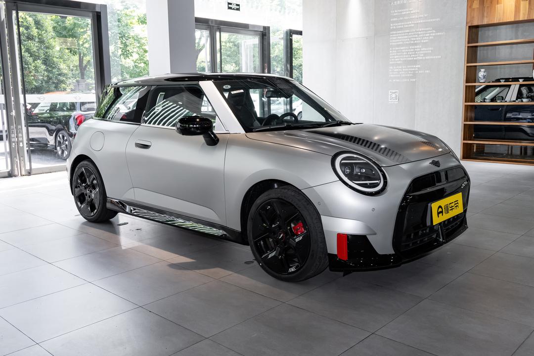 MINI JCW EV 2026, фото 3