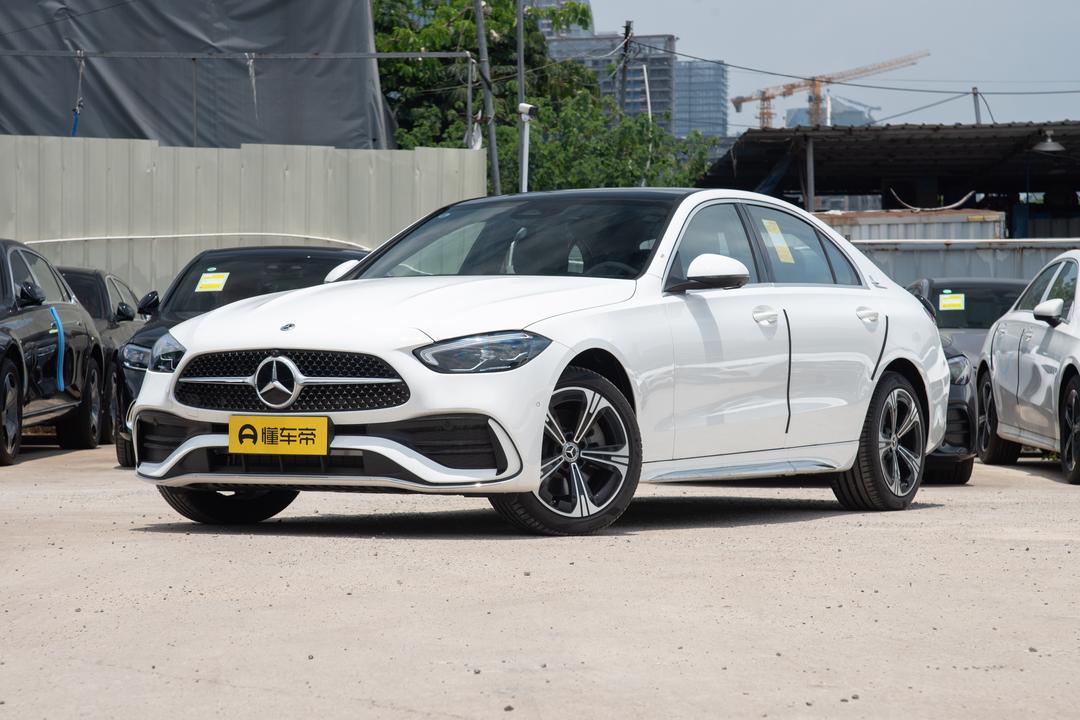Mercedes-Benz C-Class 2026, фото 1