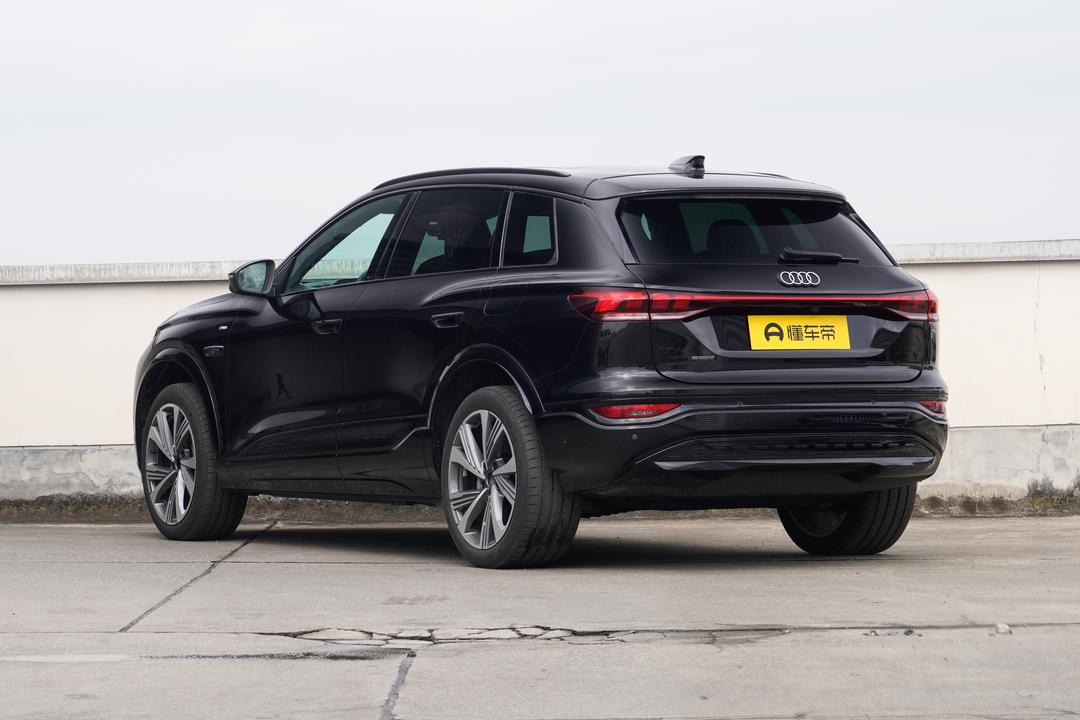 Audi Q6L e-tron 2026, фото 5