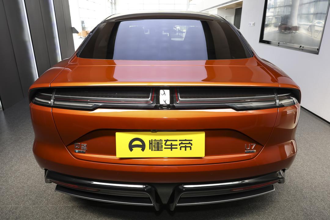 BYD Yangwang U7 EV 2026, фото 6