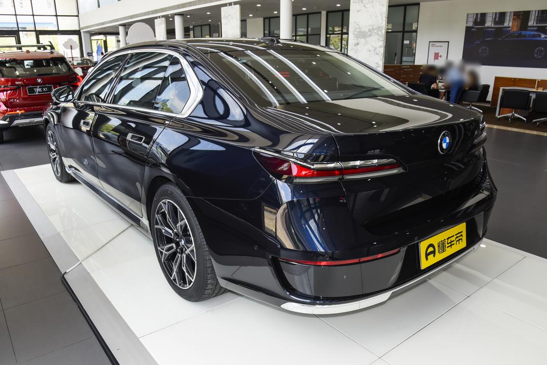 BMW 7-Series 2026, фото 5