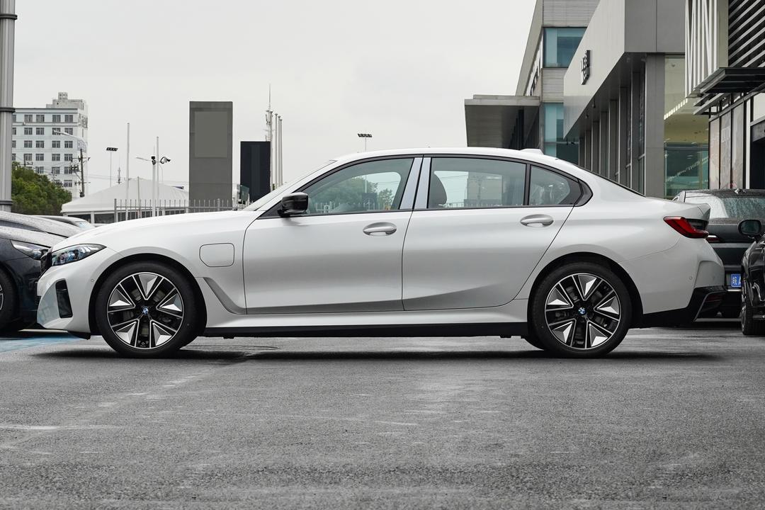 BMW i3 2026, фото 4