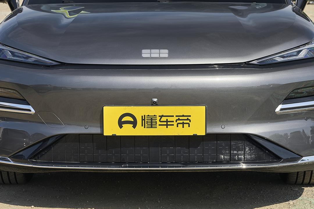 Geely Starlight 8 PHEV 2026, фото 10
