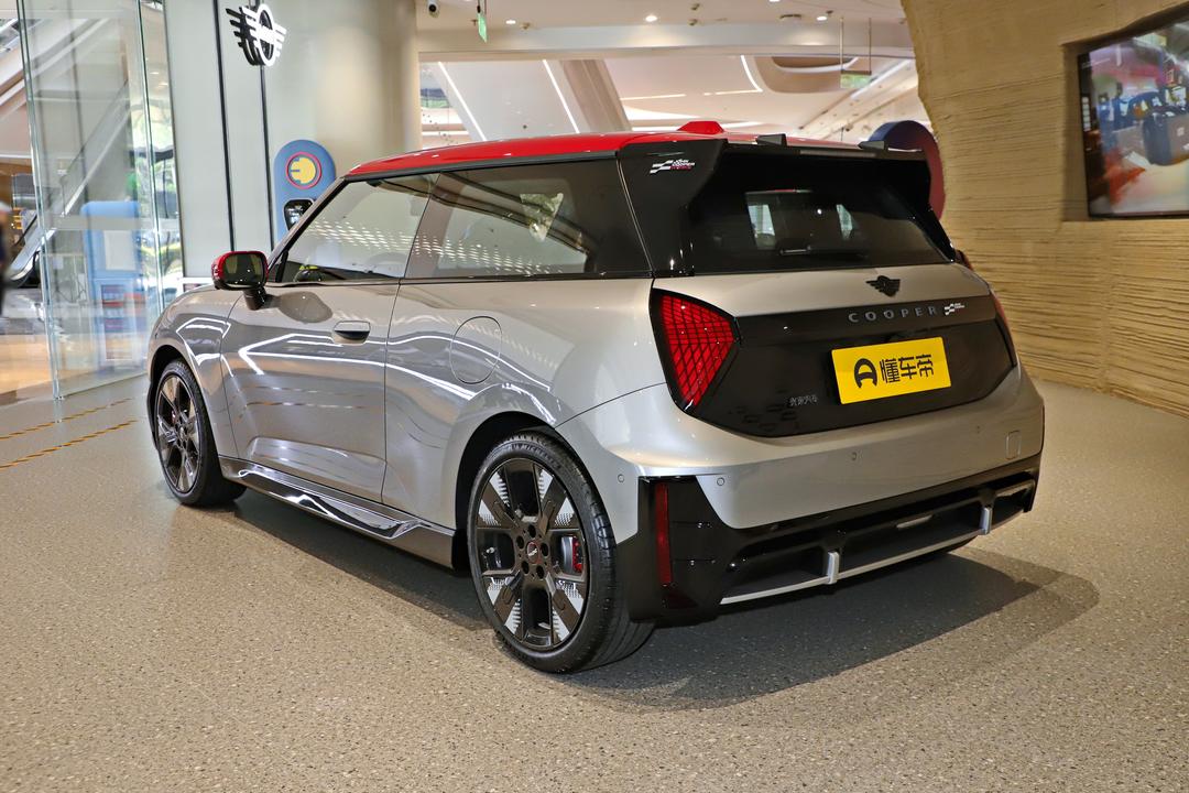 MINI JCW EV 2026, фото 5
