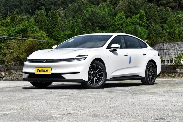 Changan Qiyuan A06 2026 — купить из Китая под заказ