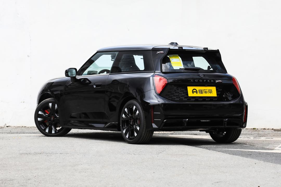 MINI JCW EV 2026, фото 5