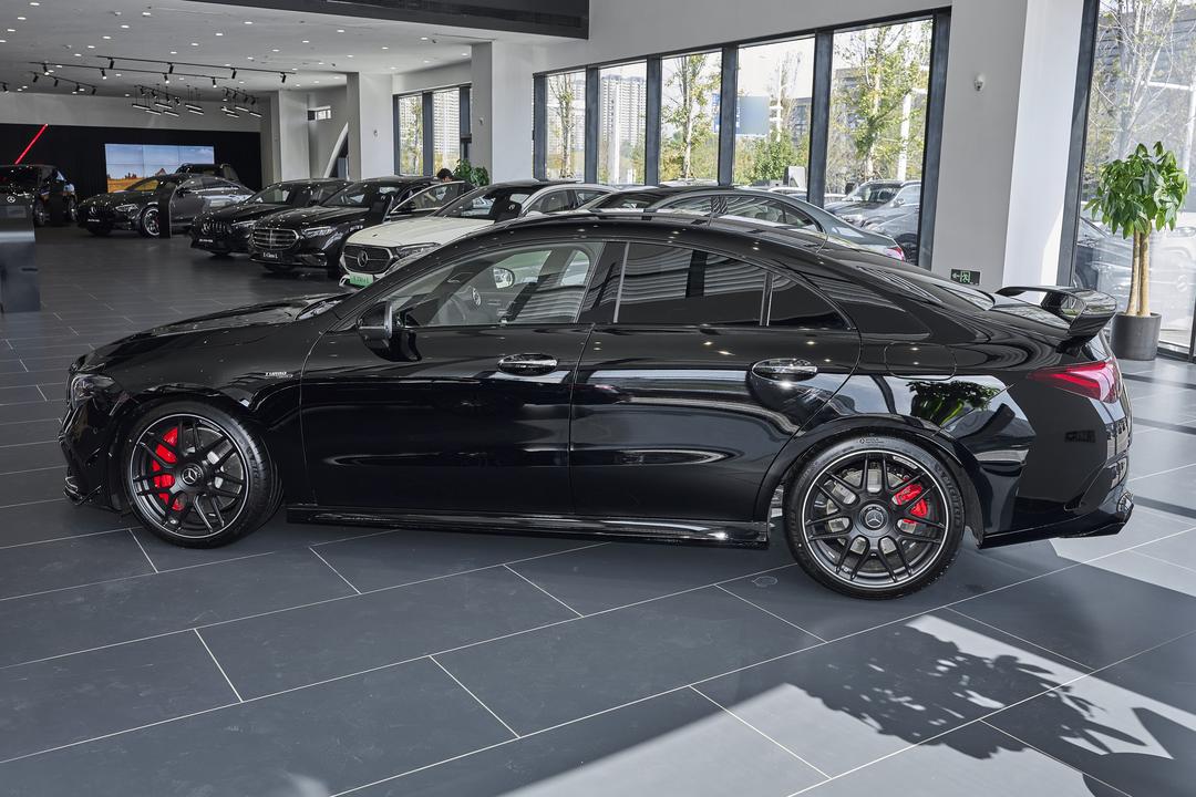 Mercedes-Benz CLA AMG 2026, фото 4