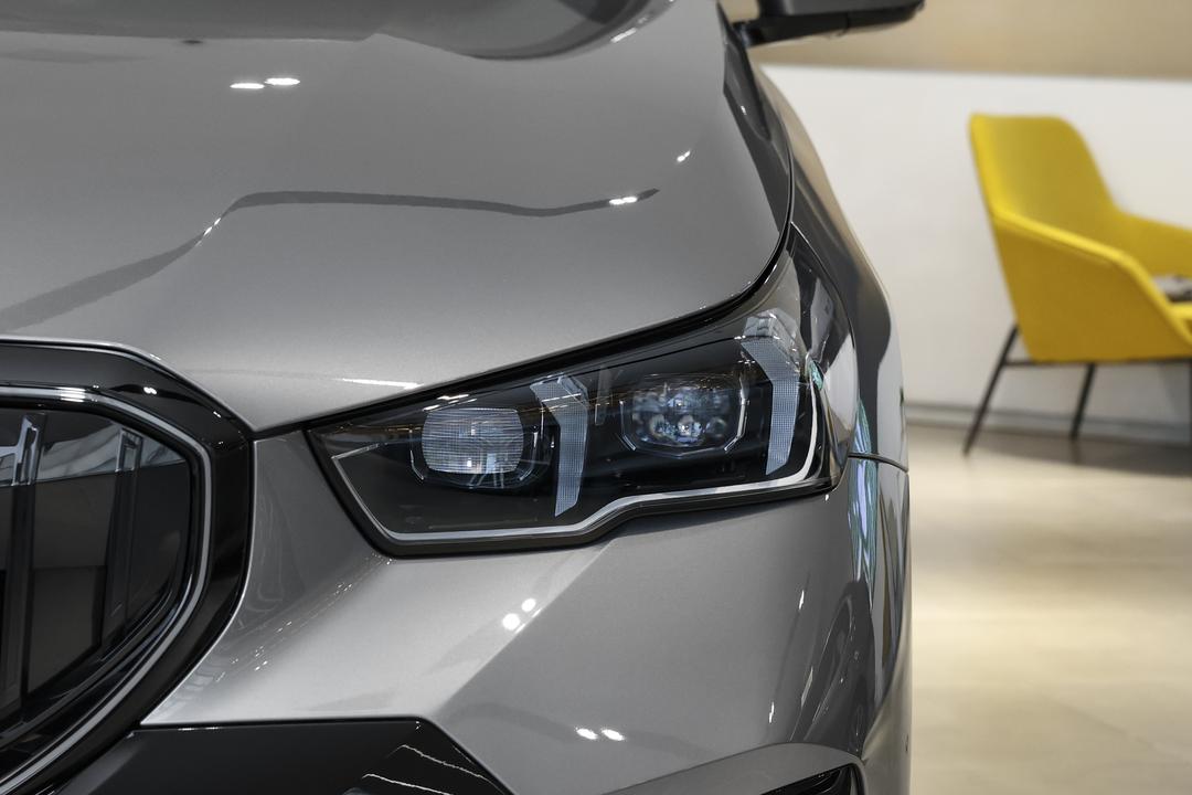BMW 5 Series 2026, фото 11