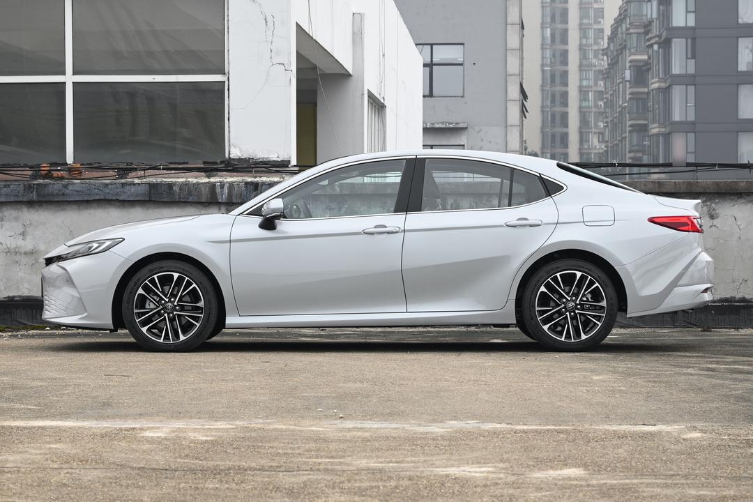 Toyota Camry 2026, фото 4
