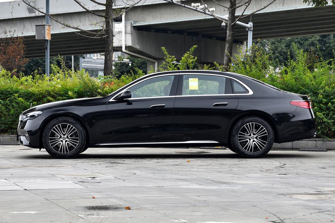 Mercedes-Benz E-Class 2026, фото 4