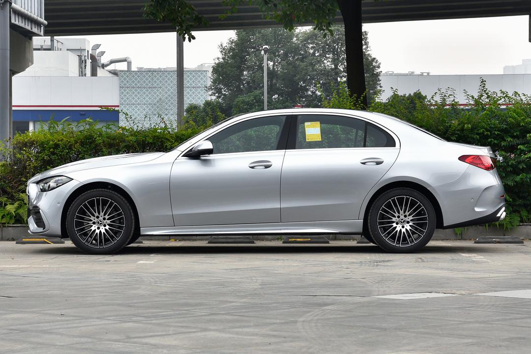 Mercedes-Benz C-Class 2026, фото 4