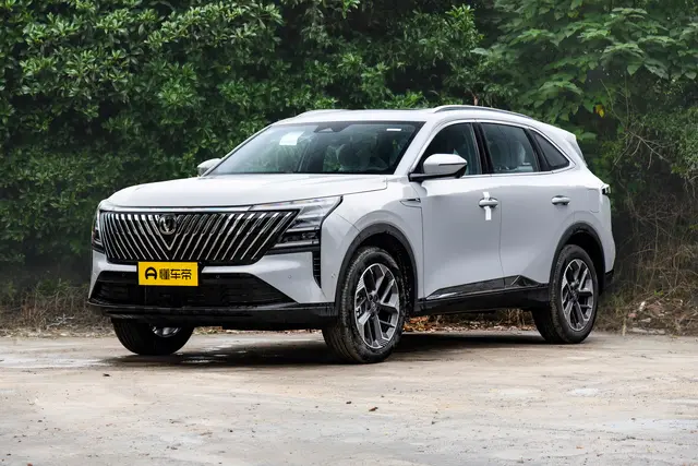 Changan CS75 PLUS 2026 — купить из Китая под заказ