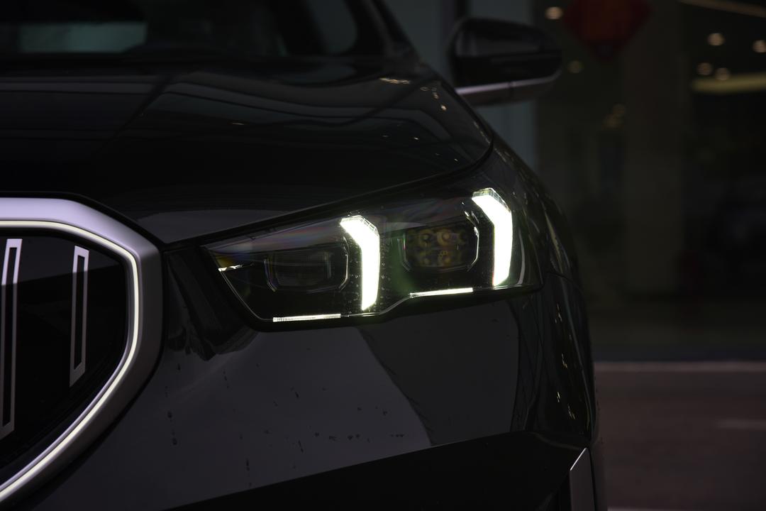 BMW 5 Series 2026, фото 12