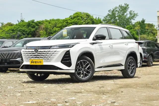Changan CS75 PLUS 2026 — купить из Китая под заказ