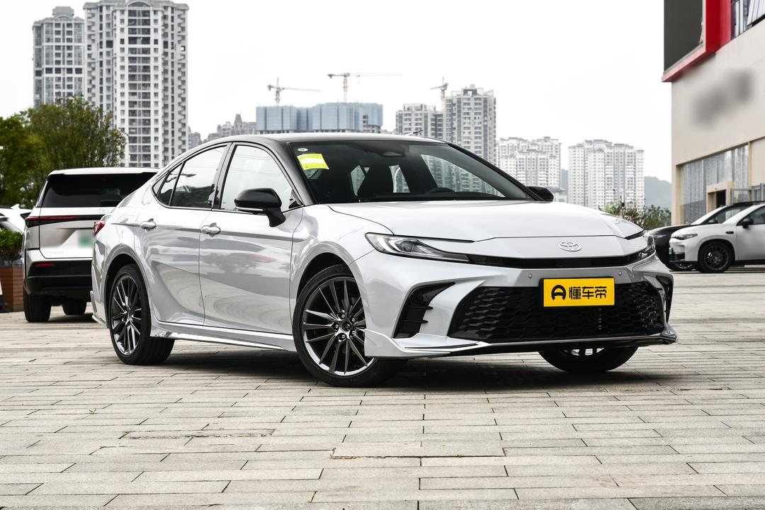 Toyota Camry 2026, фото 3