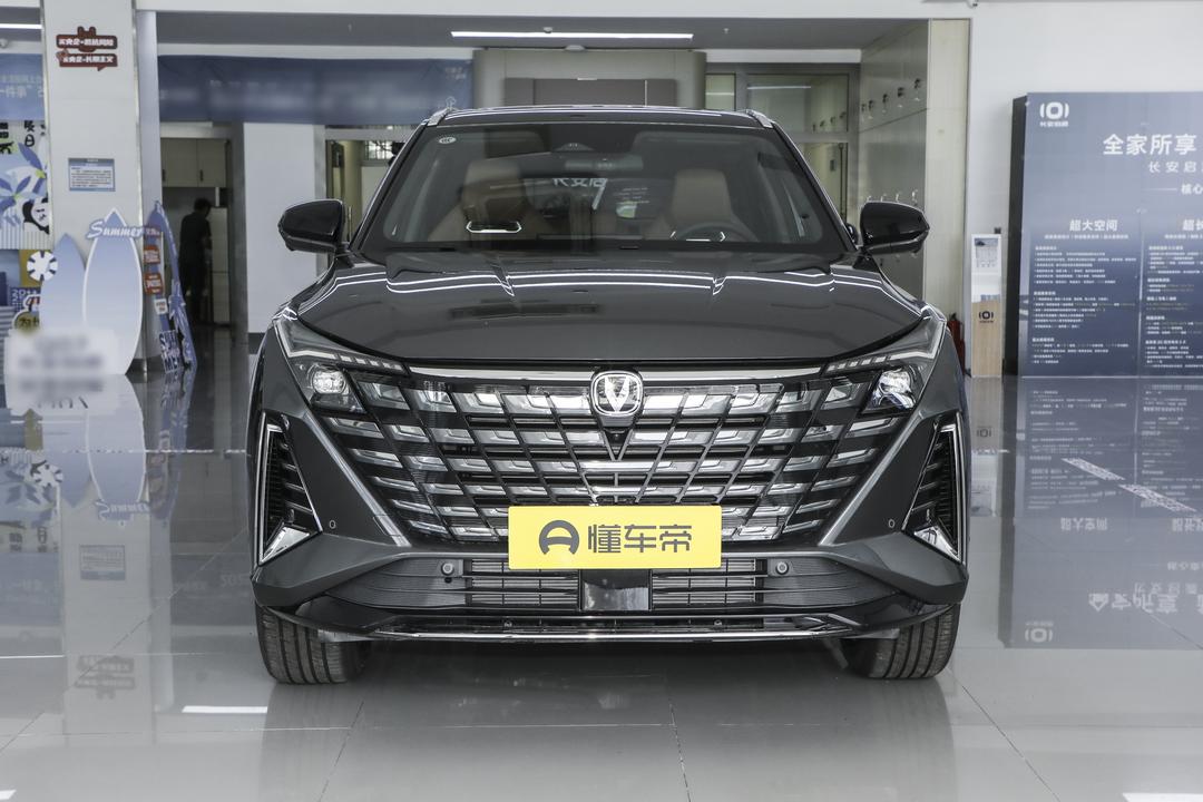 Changan UNI-Z PHEV 2026, фото 2