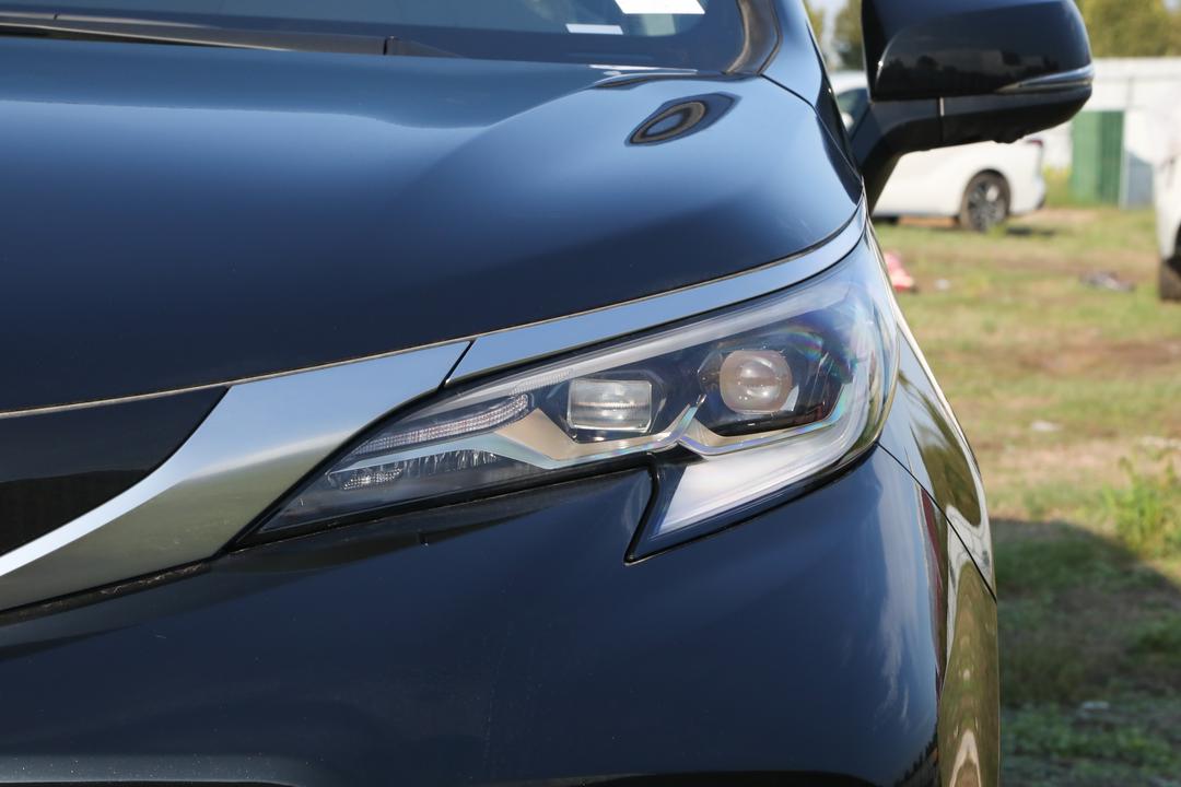 Toyota Granvia 2026, фото 12