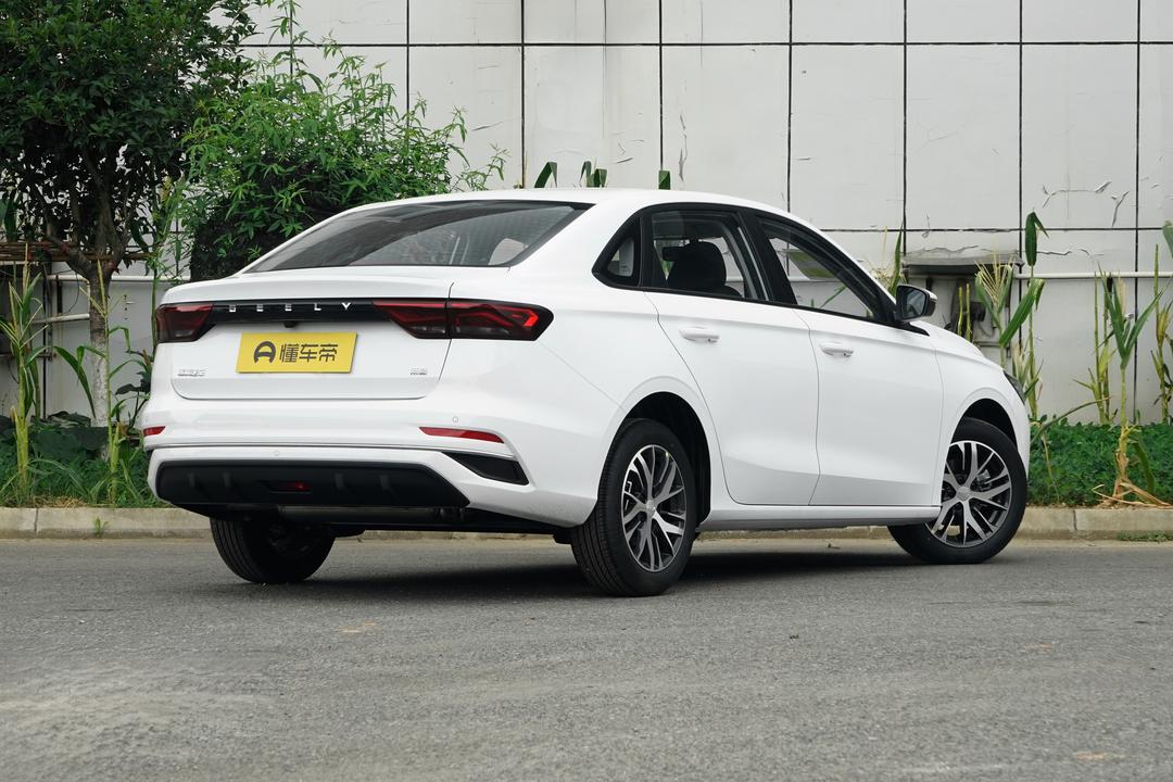 Geely Emgrand 2026, фото 7