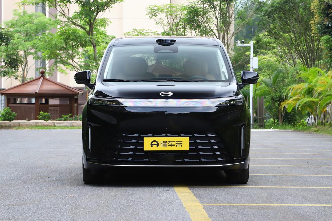 GAC E8 PHEV 2026, фото 2